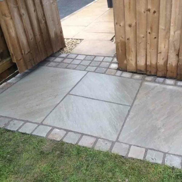 Kandla Grey Sandstone Cobbles 10cm x 10cm Packs - Image 5