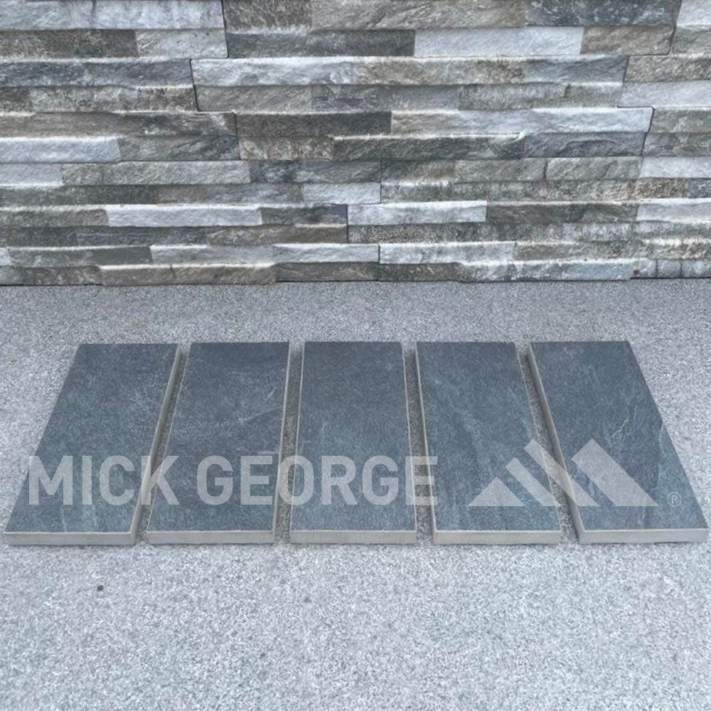Modello Black Porcelain Cobbles 20cm x 10cm