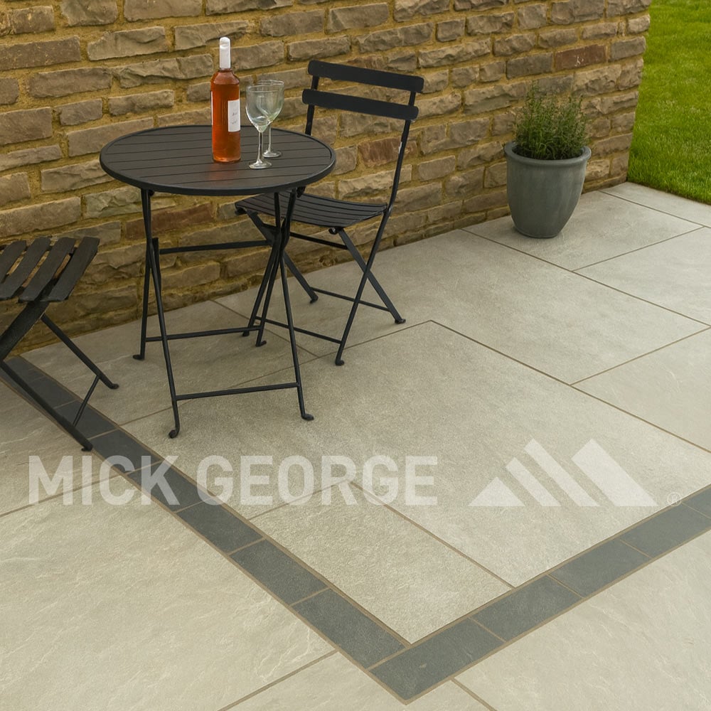 Modello Black Porcelain Cobbles 20cm x 10cm